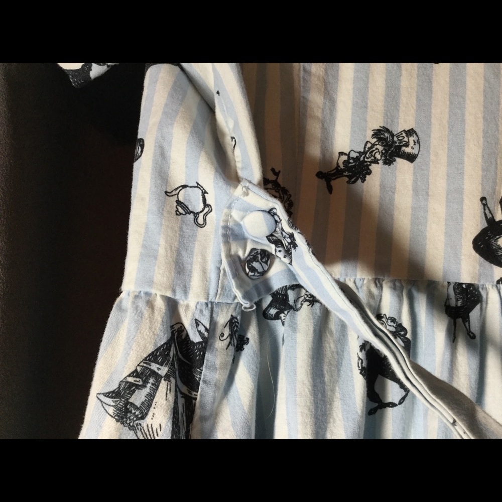 Disney Hot Topic Alice in Wonderland Curiouser & Cutiouser Dress - Picture 7 of 14